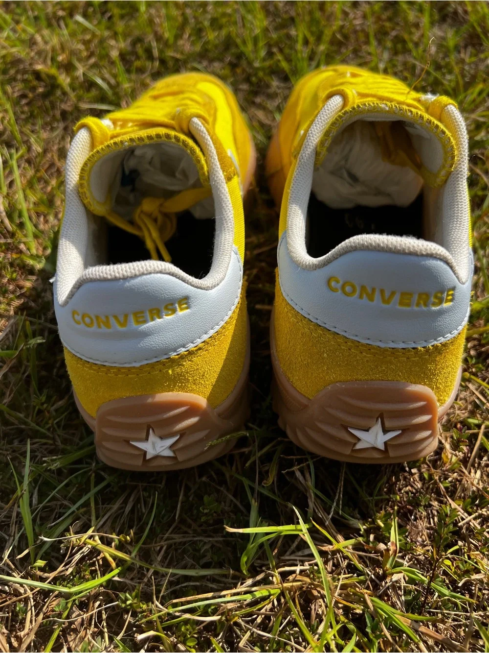 CLEAN Converse size 8.5 Womens Run Star Trainer Wren Yellow shoes